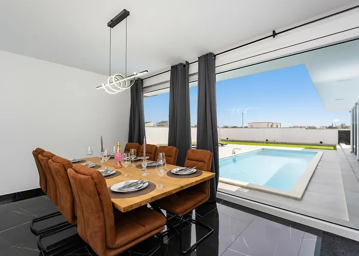 Vila Bellavista Mit Privatpool Nahe Zadar