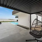 Bellavista Mit Privatpool Nahe Zadar *