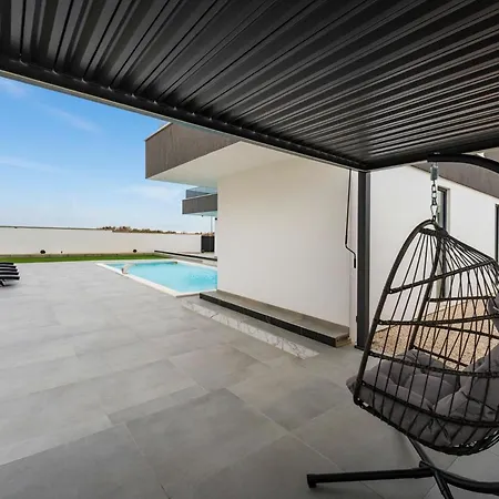 Bellavista Mit Privatpool Nahe Zadar *
