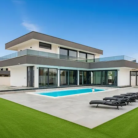 Villa Bellavista Mit Privatpool Nahe Zadar Dracan
