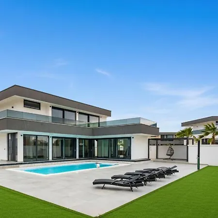 Villa Bellavista Mit Privatpool Nahe Zadar Dracan