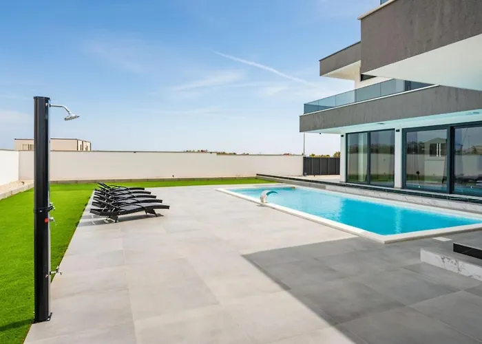Bellavista Mit Privatpool Nahe Zadar Вилла